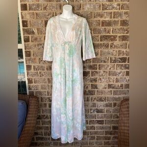 2 Piece Vintage CHEVETTE Nightgown Robe Floral Size M/L ILGWU